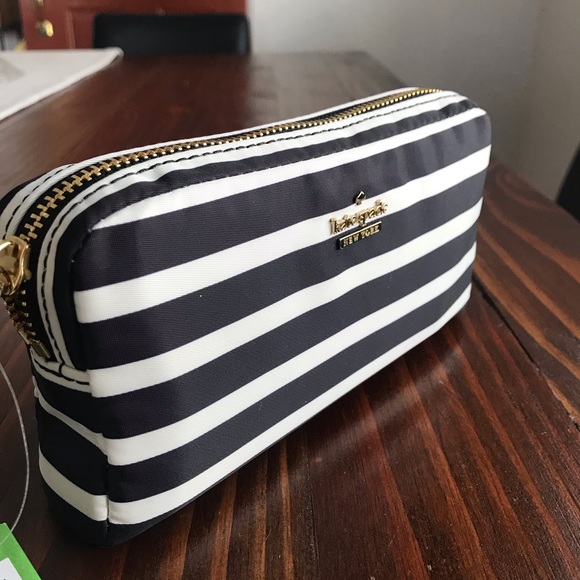 Brand New Kate Spade Nella Charging Wristlet - Picture 8 of 8